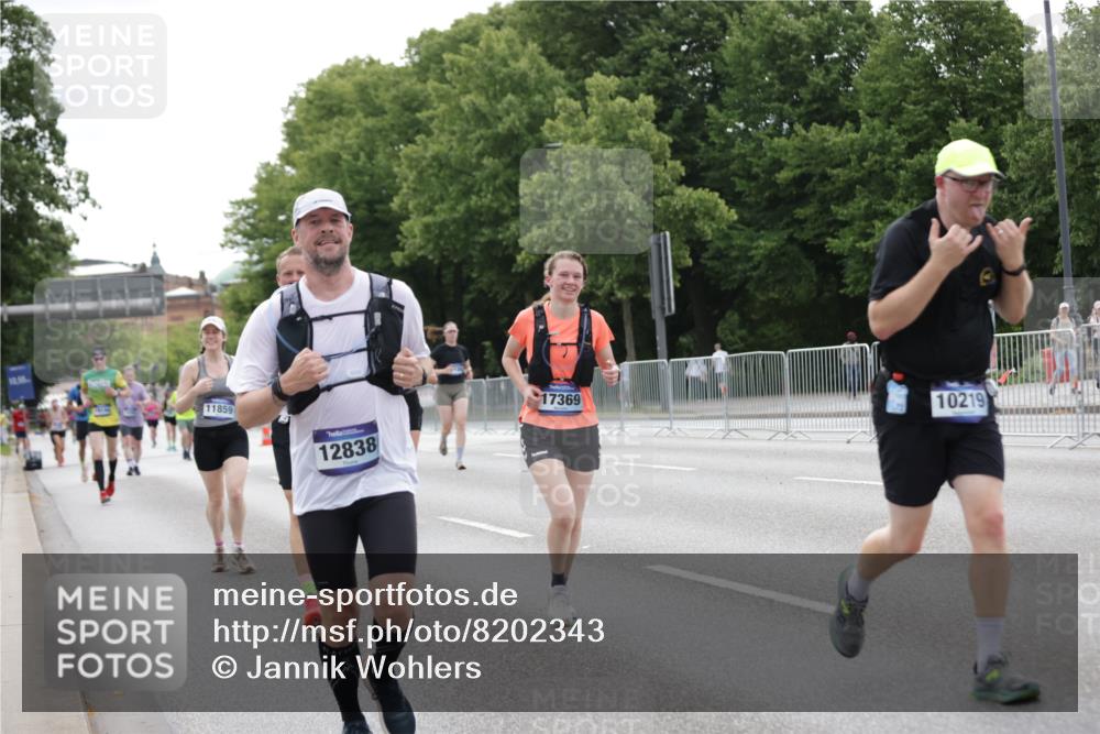 29.06.2025 - hella hamburg halbmarathon Jannik Wohlers http://msf.ph/oto/8202343 29.06.2025 10:25:32 Lombardsbrücke 1479, 3765, 4378, 4797, 5497, 6663, 8276, 10104, 10219, 11139, 11596, 11699, 11828, 11859, 12074, 12505, 12838, 12945, 12946, 14179, 14223, 14356, 16354, 16927, 17369, 19144 meine-sportfotos.de