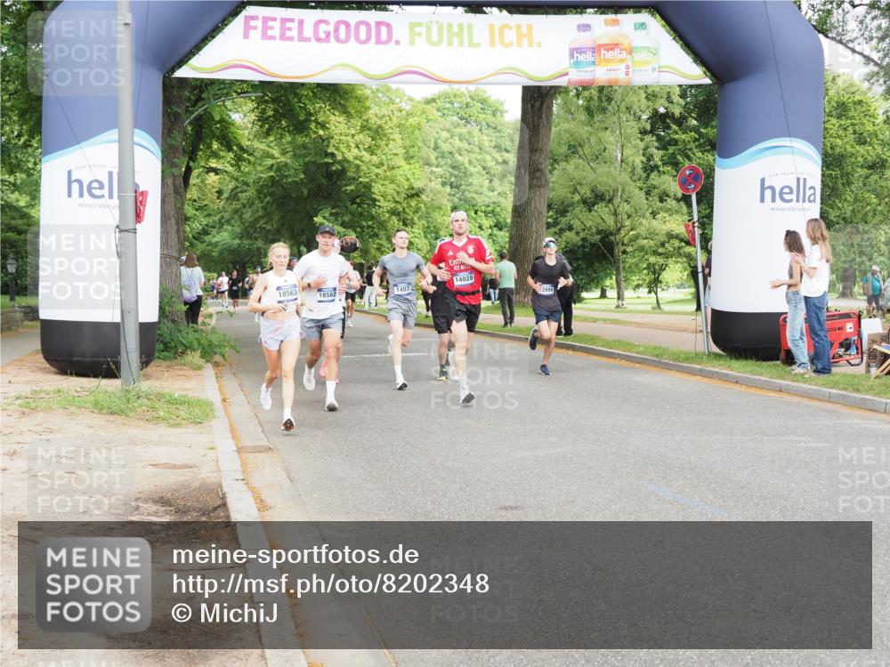 29.06.2025 - hella hamburg halbmarathon MichiJ http://msf.ph/oto/8202348 29.06.2025 10:21:45 Zwischen KM18-KM19 51, 2746, 3935, 6358, 7793, 8062, 10876, 11370, 12987, 14028, 16957, 18562, 18563 meine-sportfotos.de