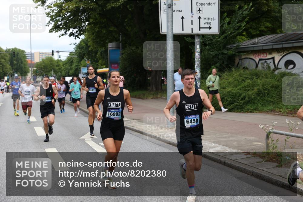 29.06.2025 - hella hamburg halbmarathon Yannick Fuchs http://msf.ph/oto/8202380 29.06.2025 10:32:08 20KM 1290, 1505, 2196, 2404, 2767, 3790, 5042, 5791, 5923, 6047, 6458, 9017, 9914, 10190, 10451, 11106, 11423, 12739, 12900, 13141, 13148, 13372, 13854, 14387, 15178, 15410, 16992, 17125, 17137, 18103, 18159, 18216, 18357, 18986 meine-sportfotos.de