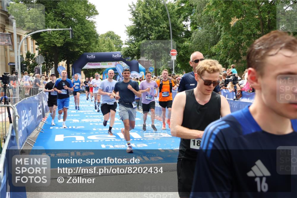 29.06.2025 - hella hamburg halbmarathon Zöllner http://msf.ph/oto/8202434 29.06.2025 10:47:47 Ziel 2340, 2708, 5915, 7962, 8564, 10988, 11283, 12679, 13948, 14383, 15478, 16205, 17229, 18430 meine-sportfotos.de