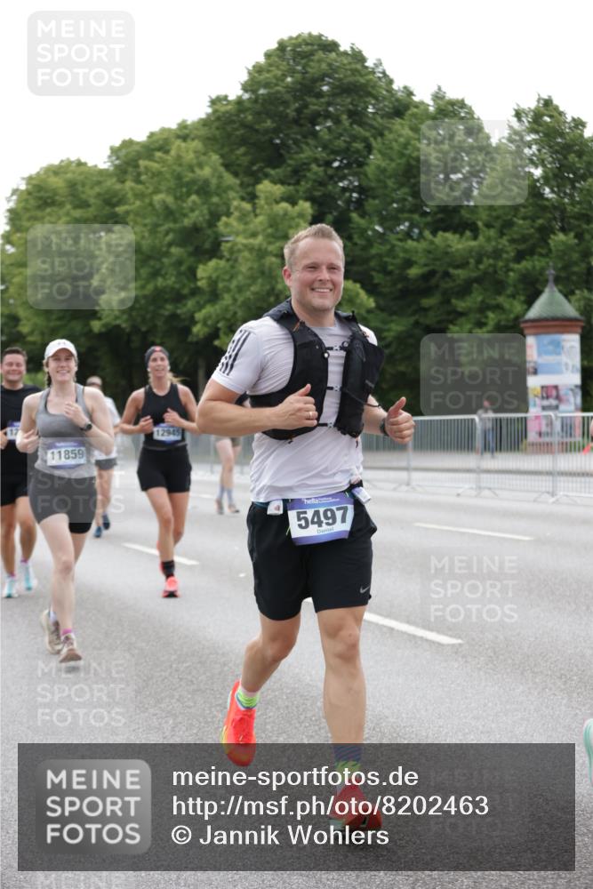29.06.2025 - hella hamburg halbmarathon Jannik Wohlers http://msf.ph/oto/8202463 29.06.2025 10:25:34 Lombardsbrücke 1479, 4797, 5497, 6663, 8276, 10104, 10219, 11139, 11596, 11699, 11828, 11859, 12074, 12838, 12945, 12946, 14063, 14179, 14223, 14356, 16927, 17369, 19144 meine-sportfotos.de