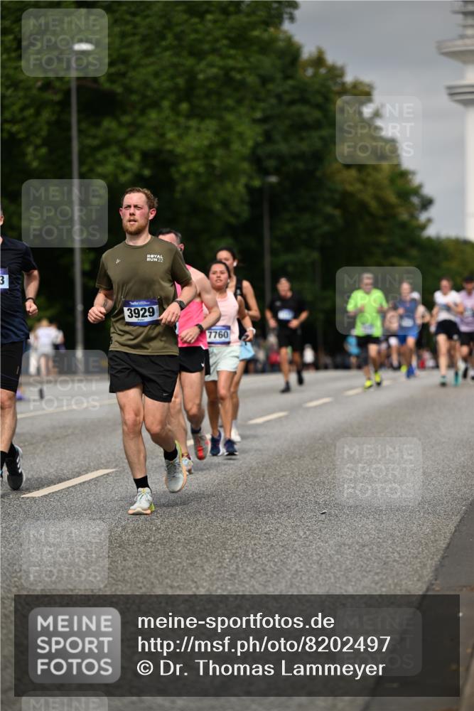 29.06.2025 - hella hamburg halbmarathon Dr. Thomas Lammeyer http://msf.ph/oto/8202497 29.06.2025 10:11:49 Kennedybrücke 1173, 1893, 1993, 2032, 2136, 3328, 3929, 4262, 5242, 5899, 6196, 6518, 6707, 6713, 6715, 6833, 7476, 7760, 8585, 9338, 9967, 10700 meine-sportfotos.de