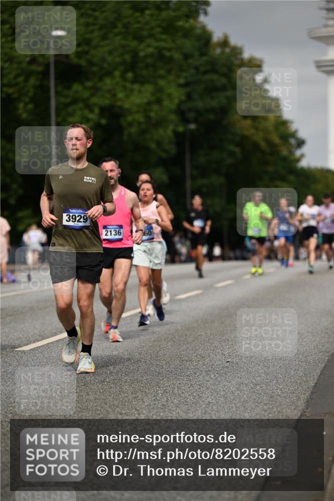 29.06.2025 - hella hamburg halbmarathon Dr. Thomas Lammeyer http://msf.ph/oto/8202558 29.06.2025 10:11:50 Kennedybrücke 1079, 1173, 1893, 1993, 2032, 2136, 3328, 3922, 3929, 4262, 5242, 5899, 6196, 6518, 6707, 6713, 6715, 6833, 7476, 7760, 8585, 9338, 9967, 10700 meine-sportfotos.de