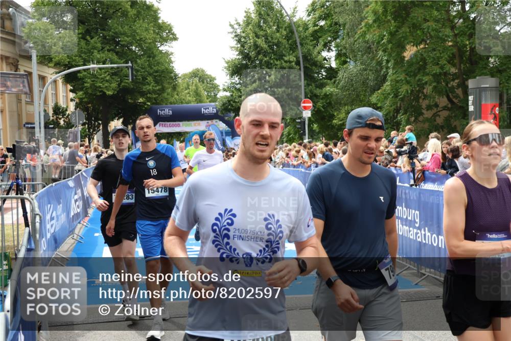29.06.2025 - hella hamburg halbmarathon Zöllner http://msf.ph/oto/8202597 29.06.2025 10:47:50 Ziel 2340, 5915, 8564, 11283, 11961, 12679, 14383, 15478, 17229, 18356, 18430, 18836 meine-sportfotos.de