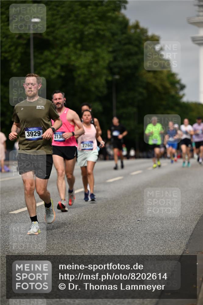 29.06.2025 - hella hamburg halbmarathon Dr. Thomas Lammeyer http://msf.ph/oto/8202614 29.06.2025 10:11:50 Kennedybrücke 1079, 1173, 1893, 1993, 2032, 2136, 3328, 3922, 3929, 4262, 5242, 5899, 6196, 6518, 6707, 6713, 6715, 6833, 7476, 7760, 8585, 9338, 9967, 10700 meine-sportfotos.de