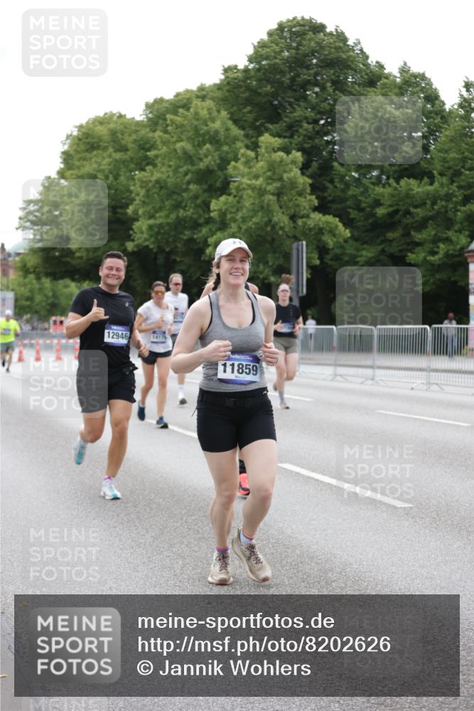 29.06.2025 - hella hamburg halbmarathon Jannik Wohlers http://msf.ph/oto/8202626 29.06.2025 10:25:35 Lombardsbrücke 1479, 4797, 5497, 6663, 8276, 10104, 10219, 11139, 11596, 11699, 11828, 11859, 12074, 12838, 12945, 12946, 14063, 14179, 14223, 14356, 14726, 17369, 19144 meine-sportfotos.de
