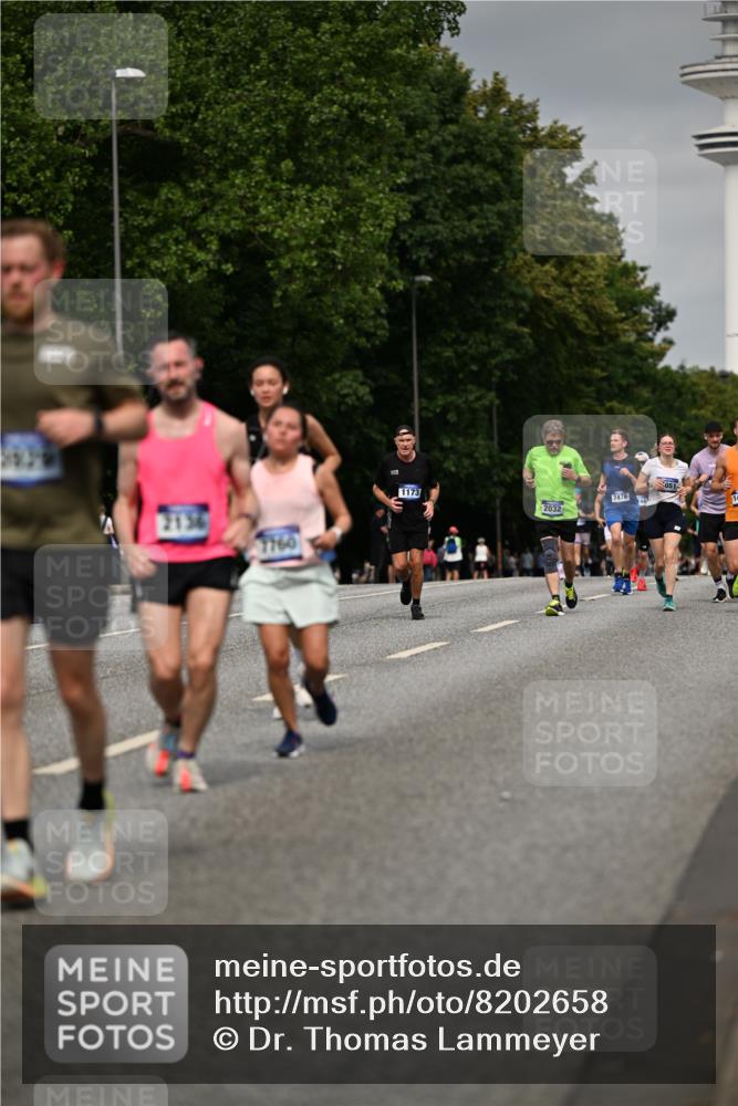29.06.2025 - hella hamburg halbmarathon Dr. Thomas Lammeyer http://msf.ph/oto/8202658 29.06.2025 10:11:50 Kennedybrücke 1079, 1173, 1893, 1993, 2032, 2136, 3328, 3922, 3929, 4262, 5242, 5899, 6196, 6518, 6707, 6713, 6715, 6833, 7476, 7760, 8585, 9338, 9967, 10700 meine-sportfotos.de