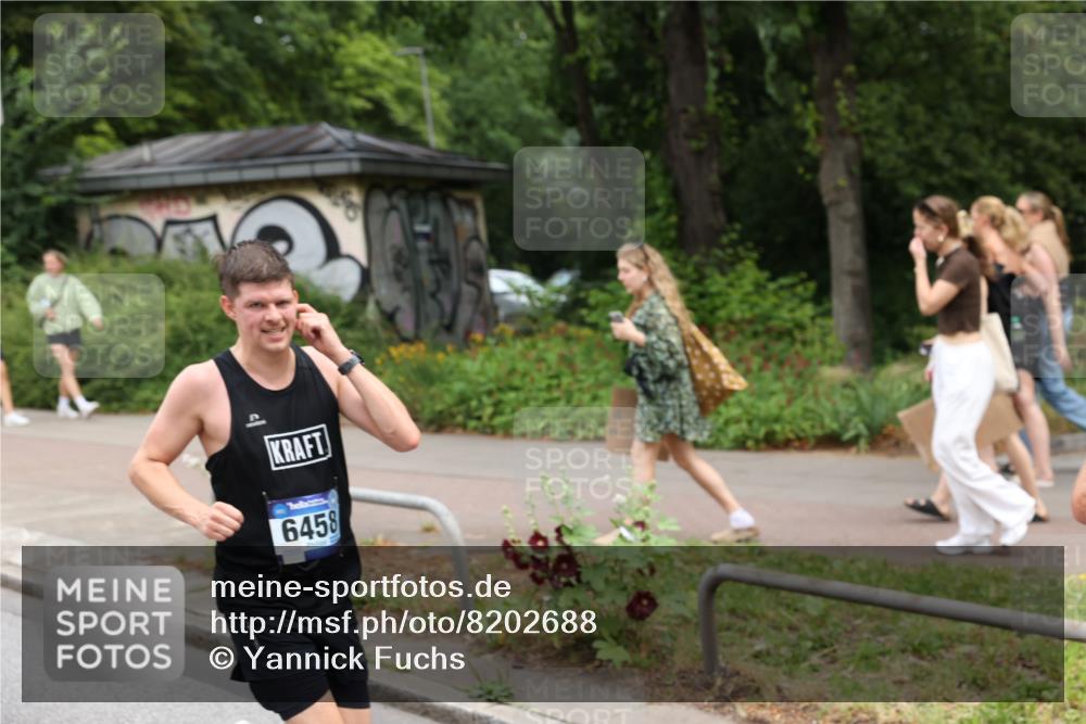 29.06.2025 - hella hamburg halbmarathon Yannick Fuchs http://msf.ph/oto/8202688 29.06.2025 10:32:08 20KM 1290, 1505, 2196, 2404, 2767, 3790, 5042, 5791, 5923, 6047, 6458, 9017, 9914, 10190, 10451, 11106, 11423, 12739, 12900, 13141, 13148, 13372, 13854, 14387, 15178, 15410, 16992, 17125, 17137, 18103, 18159, 18216, 18357, 18986 meine-sportfotos.de