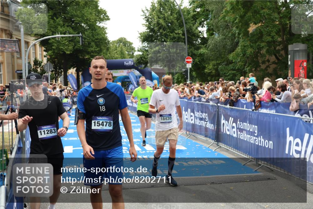 29.06.2025 - hella hamburg halbmarathon Zöllner http://msf.ph/oto/8202711 29.06.2025 10:47:52 Ziel 2340, 5915, 6836, 8564, 11961, 12679, 14383, 17229, 18356, 18430, 18836 meine-sportfotos.de