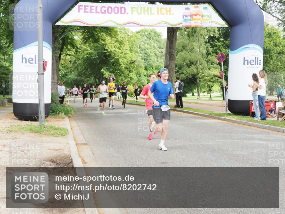 29.06.2025 - hella hamburg halbmarathon MichiJ http://msf.ph/oto/8202742 29.06.2025 10:21:50 Zwischen KM18-KM19 1407, 2746, 3935, 4463, 4679, 8062, 10927, 12899, 13686, 14028, 18562, 18563 meine-sportfotos.de