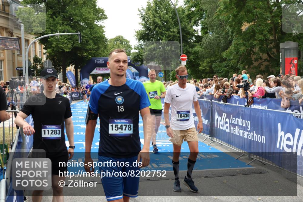 29.06.2025 - hella hamburg halbmarathon Zöllner http://msf.ph/oto/8202752 29.06.2025 10:47:52 Ziel 2340, 5915, 6836, 8564, 11961, 12679, 14383, 17229, 18356, 18430, 18836 meine-sportfotos.de
