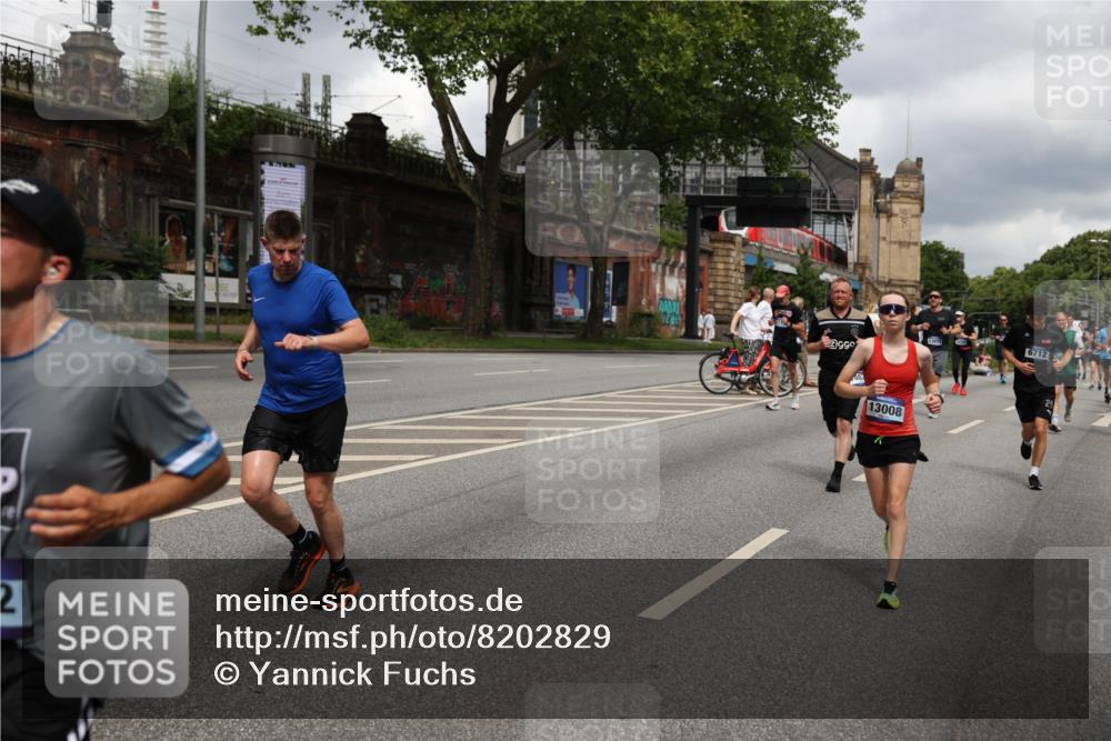 29.06.2025 - hella hamburg halbmarathon Yannick Fuchs http://msf.ph/oto/8202829 29.06.2025 10:44:48 20KM 1461, 1466, 1507, 1750, 1817, 2207, 2880, 3654, 4077, 4346, 4816, 5018, 5115, 6027, 6662, 6712, 6795, 7052, 7134, 7176, 7397, 7583, 7930, 7932, 8117, 8205, 8572, 8704, 8819, 9057, 11214, 11356, 11607, 12016, 12624, 12949, 13008, 13687, 13701, 13875, 14034, 14125, 14257, 14626, 15362, 15395, 15720, 15803, 15950, 16285, 16291, 16716, 17129, 17179, 17221, 17384, 18006, 18066, 18370, 18394, 18489, 18811 meine-sportfotos.de