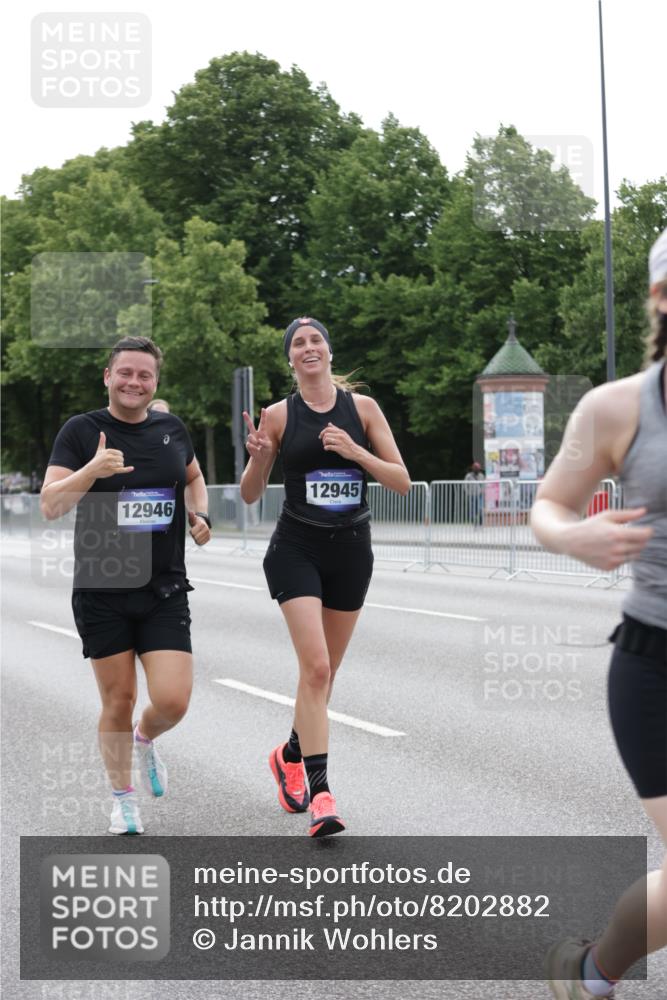 29.06.2025 - hella hamburg halbmarathon Jannik Wohlers http://msf.ph/oto/8202882 29.06.2025 10:25:37 Lombardsbrücke 1479, 4797, 5497, 6663, 8276, 8674, 10219, 11139, 11596, 11828, 11859, 12838, 12945, 12946, 14063, 14179, 14223, 14356, 14726, 17369, 19144 meine-sportfotos.de