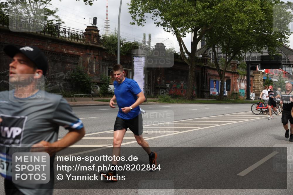 29.06.2025 - hella hamburg halbmarathon Yannick Fuchs http://msf.ph/oto/8202884 29.06.2025 10:44:48 20KM 1461, 1466, 1507, 1750, 1817, 2207, 2880, 3654, 4077, 4346, 4816, 5018, 5115, 6027, 6662, 6712, 6795, 7052, 7134, 7176, 7397, 7583, 7930, 7932, 8117, 8205, 8572, 8704, 8819, 9057, 11214, 11356, 11607, 12016, 12624, 12949, 13008, 13687, 13701, 13875, 14034, 14125, 14257, 14626, 15362, 15395, 15720, 15803, 15950, 16285, 16291, 16716, 17129, 17179, 17221, 17384, 18006, 18066, 18370, 18394, 18489, 18811 meine-sportfotos.de