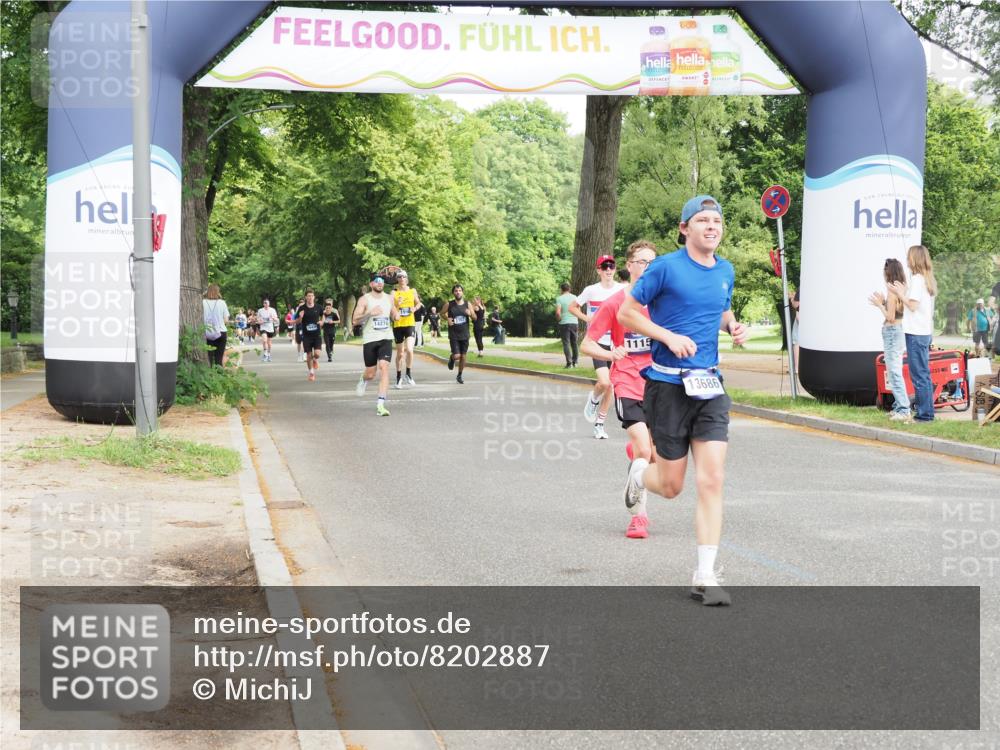 29.06.2025 - hella hamburg halbmarathon MichiJ http://msf.ph/oto/8202887 29.06.2025 10:21:51 Zwischen KM18-KM19 1407, 2746, 4463, 4679, 8062, 10927, 11150, 12899, 13686, 14028, 18562, 18563 meine-sportfotos.de