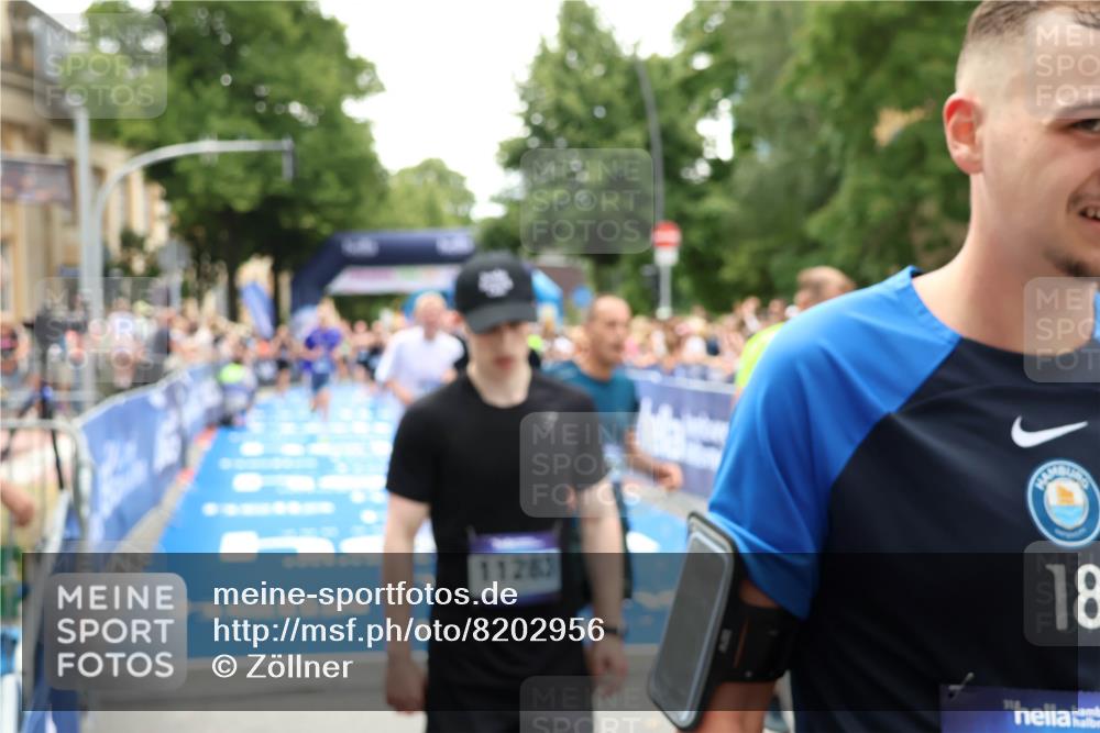29.06.2025 - hella hamburg halbmarathon Zöllner http://msf.ph/oto/8202956 29.06.2025 10:47:55 Ziel 2340, 6836, 8564, 11961, 14383, 14730, 15333, 17451, 18356, 18836 meine-sportfotos.de