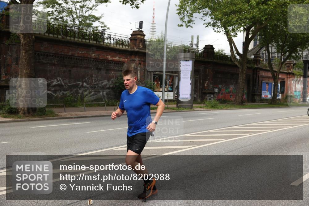 29.06.2025 - hella hamburg halbmarathon Yannick Fuchs http://msf.ph/oto/8202988 29.06.2025 10:44:49 20KM 1461, 1466, 1507, 1750, 1817, 2207, 2880, 3654, 4077, 4346, 4816, 5018, 5115, 6027, 6662, 6712, 6795, 7052, 7134, 7176, 7397, 7583, 7930, 7932, 8117, 8205, 8572, 8704, 8819, 9057, 11214, 11356, 11607, 12016, 12624, 12949, 13008, 13687, 13701, 13808, 13875, 14034, 14125, 14257, 14626, 15362, 15395, 15720, 15803, 16285, 16291, 16716, 17129, 17179, 17221, 17384, 18006, 18066, 18182, 18370, 18394, 18489 meine-sportfotos.de