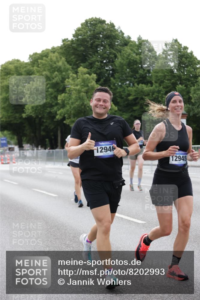 29.06.2025 - hella hamburg halbmarathon Jannik Wohlers http://msf.ph/oto/8202993 29.06.2025 10:25:37 Lombardsbrücke 1479, 4797, 5497, 6663, 8276, 8674, 10219, 11139, 11596, 11828, 11859, 12838, 12945, 12946, 14063, 14179, 14223, 14356, 14726, 17369, 19144 meine-sportfotos.de