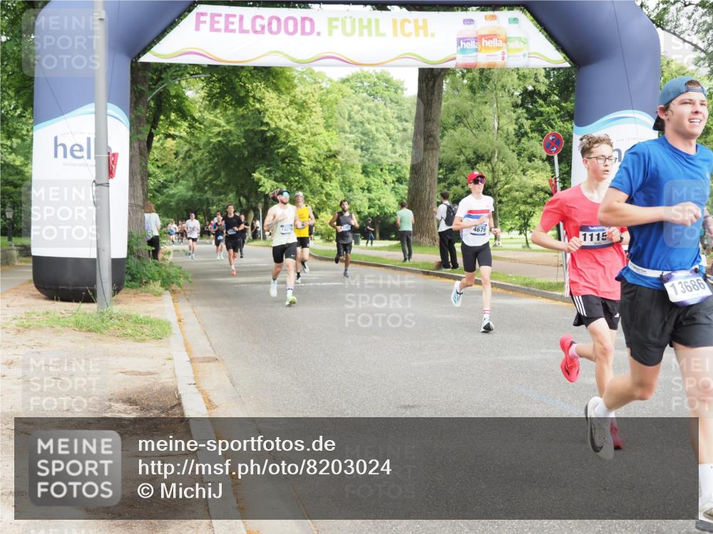 29.06.2025 - hella hamburg halbmarathon MichiJ http://msf.ph/oto/8203024 29.06.2025 10:21:52 Zwischen KM18-KM19 1407, 4463, 4679, 8062, 10927, 11150, 12899, 13686, 14028, 14276, 18562 meine-sportfotos.de