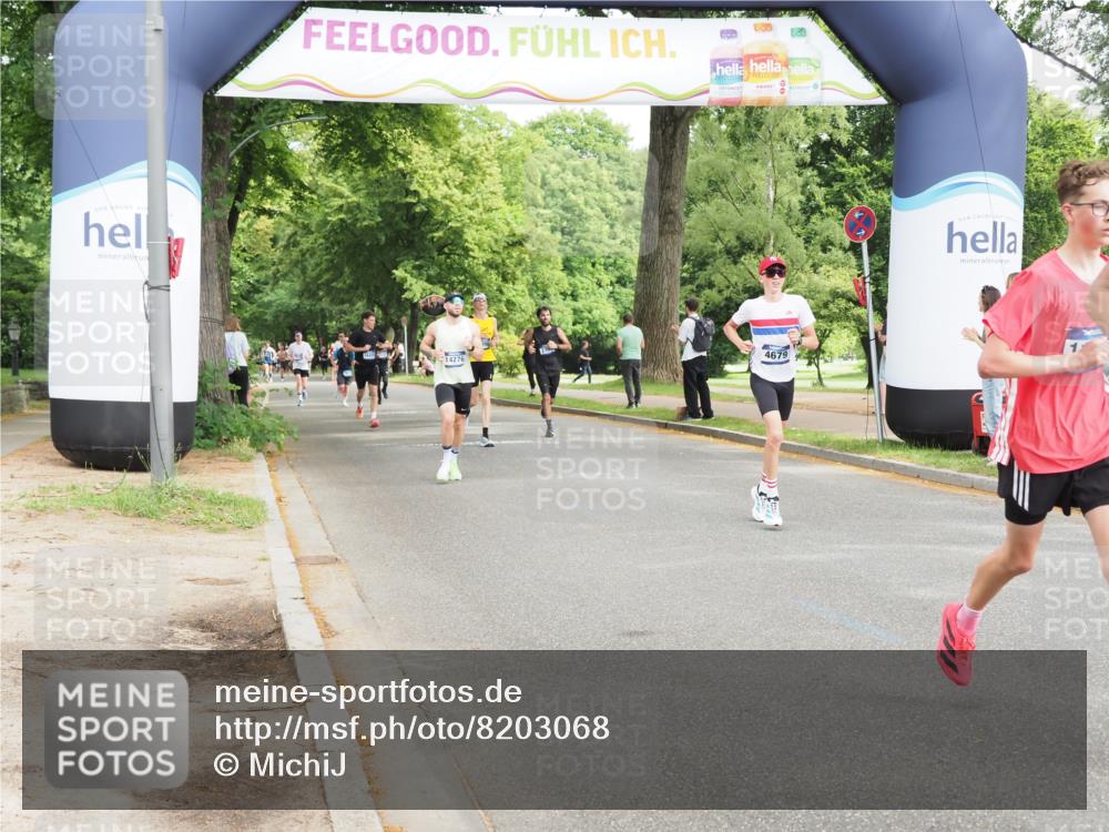 29.06.2025 - hella hamburg halbmarathon MichiJ http://msf.ph/oto/8203068 29.06.2025 10:21:52 Zwischen KM18-KM19 1407, 4463, 4679, 8062, 10927, 11150, 12899, 13686, 14028, 14276, 18562 meine-sportfotos.de