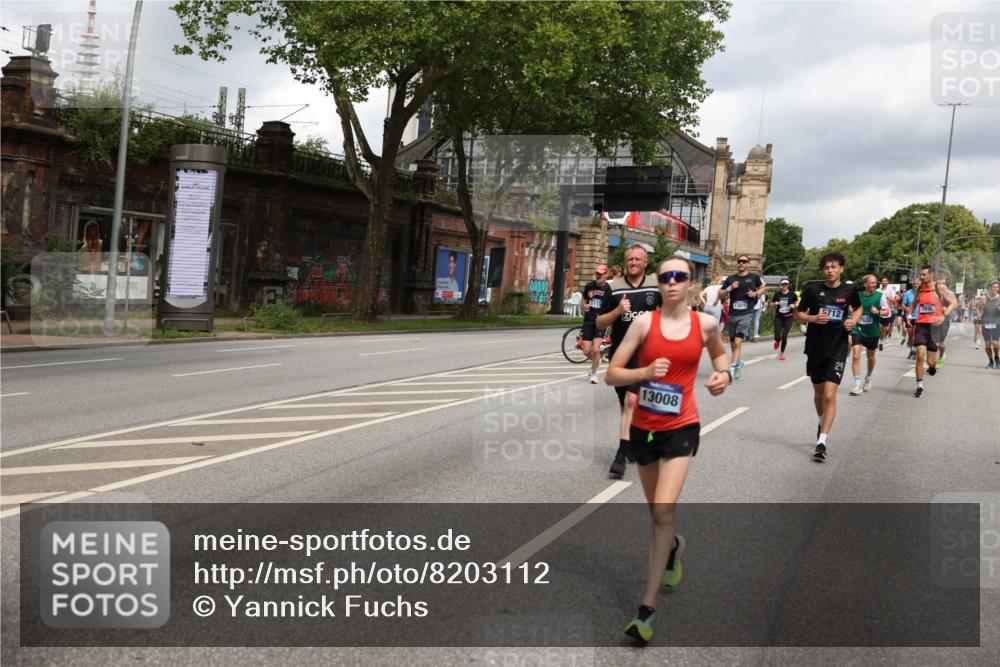 29.06.2025 - hella hamburg halbmarathon Yannick Fuchs http://msf.ph/oto/8203112 29.06.2025 10:44:49 20KM 1461, 1466, 1507, 1750, 1817, 2207, 2880, 3654, 4077, 4346, 4816, 5018, 5115, 6027, 6662, 6712, 6795, 7052, 7134, 7176, 7397, 7583, 7930, 7932, 8117, 8205, 8572, 8704, 8819, 9057, 11214, 11356, 11607, 12016, 12624, 12949, 13008, 13687, 13701, 13808, 13875, 14034, 14125, 14257, 14626, 15362, 15395, 15720, 15803, 16285, 16291, 16716, 17129, 17179, 17221, 17384, 18006, 18066, 18182, 18370, 18394, 18489 meine-sportfotos.de