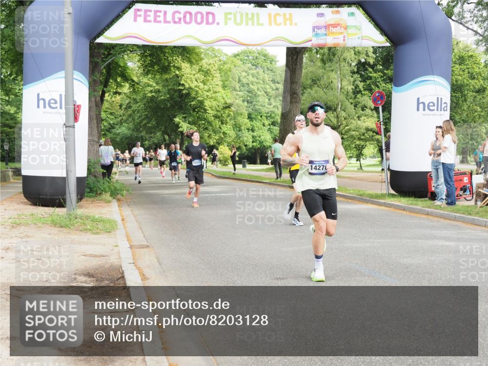 29.06.2025 - hella hamburg halbmarathon MichiJ http://msf.ph/oto/8203128 29.06.2025 10:21:54 Zwischen KM18-KM19 1407, 1707, 1990, 4463, 4679, 10927, 11150, 12899, 13686, 14276, 16425 meine-sportfotos.de