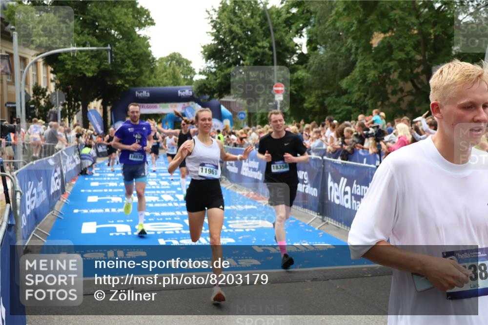 29.06.2025 - hella hamburg halbmarathon Zöllner http://msf.ph/oto/8203179 29.06.2025 10:47:58 Ziel 1604, 1613, 4528, 5022, 6836, 11961, 14730, 15333, 16766, 17451, 18356, 18836, 19198 meine-sportfotos.de