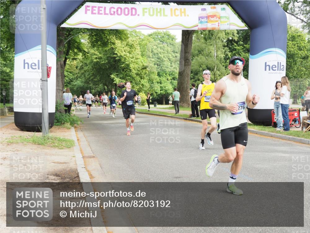 29.06.2025 - hella hamburg halbmarathon MichiJ http://msf.ph/oto/8203192 29.06.2025 10:21:55 Zwischen KM18-KM19 1707, 1990, 4463, 4679, 10927, 11150, 13686, 14276, 16425 meine-sportfotos.de