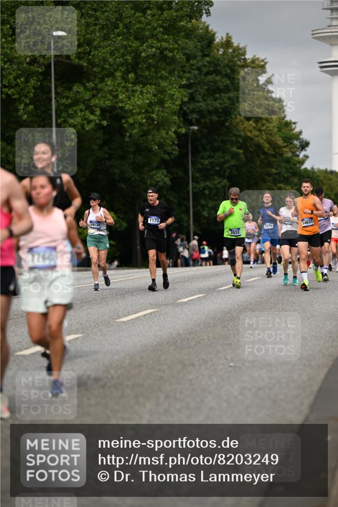 29.06.2025 - hella hamburg halbmarathon Dr. Thomas Lammeyer http://msf.ph/oto/8203249 29.06.2025 10:11:52 Kennedybrücke 1079, 1173, 1893, 1993, 2032, 2136, 3328, 3922, 3929, 4262, 5242, 5899, 6196, 6518, 6707, 6713, 6715, 6833, 7019, 7476, 7760, 9338, 9967 meine-sportfotos.de