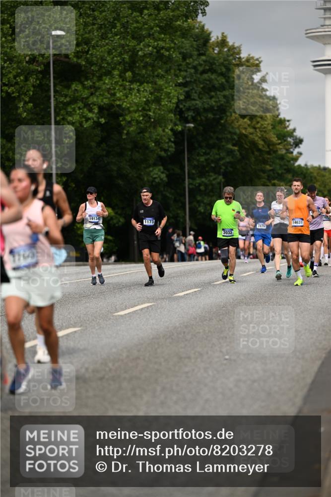 29.06.2025 - hella hamburg halbmarathon Dr. Thomas Lammeyer http://msf.ph/oto/8203278 29.06.2025 10:11:52 Kennedybrücke 1079, 1173, 1893, 1993, 2032, 2136, 3328, 3922, 3929, 4262, 5242, 5899, 6196, 6518, 6707, 6713, 6715, 6833, 7019, 7476, 7760, 9338, 9967 meine-sportfotos.de