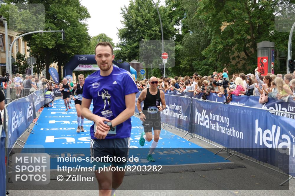 29.06.2025 - hella hamburg halbmarathon Zöllner http://msf.ph/oto/8203282 29.06.2025 10:48:00 Ziel 1604, 1613, 4528, 4601, 5022, 6377, 6836, 12808, 14730, 15333, 16766, 17451, 18206, 18922, 19198 meine-sportfotos.de