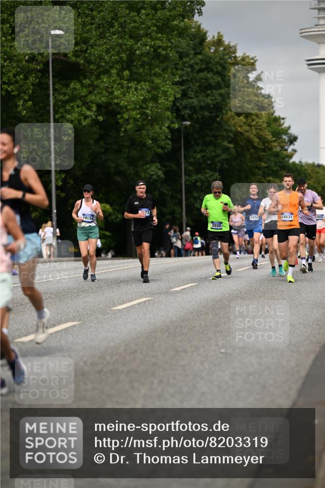 29.06.2025 - hella hamburg halbmarathon Dr. Thomas Lammeyer http://msf.ph/oto/8203319 29.06.2025 10:11:52 Kennedybrücke 1079, 1173, 1893, 1993, 2032, 2136, 3328, 3922, 3929, 4262, 5242, 5899, 6196, 6518, 6707, 6713, 6715, 6833, 7019, 7476, 7760, 9338, 9967 meine-sportfotos.de