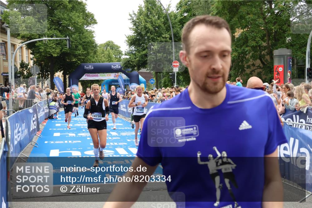 29.06.2025 - hella hamburg halbmarathon Zöllner http://msf.ph/oto/8203334 29.06.2025 10:48:01 Ziel 1604, 1613, 4528, 4601, 5022, 6377, 12808, 14730, 15333, 16766, 17451, 18206, 18922, 19198 meine-sportfotos.de