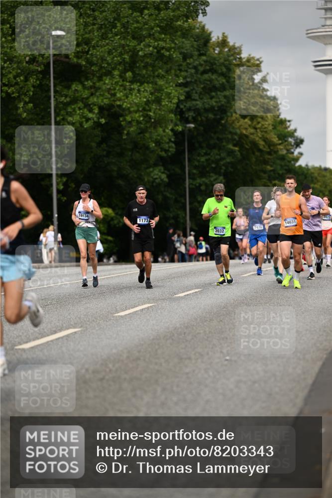 29.06.2025 - hella hamburg halbmarathon Dr. Thomas Lammeyer http://msf.ph/oto/8203343 29.06.2025 10:11:53 Kennedybrücke 1079, 1173, 1893, 1993, 2032, 2136, 3328, 3922, 3929, 5242, 5899, 6196, 6518, 6707, 6713, 6715, 7019, 7476, 7760, 9338, 9967 meine-sportfotos.de
