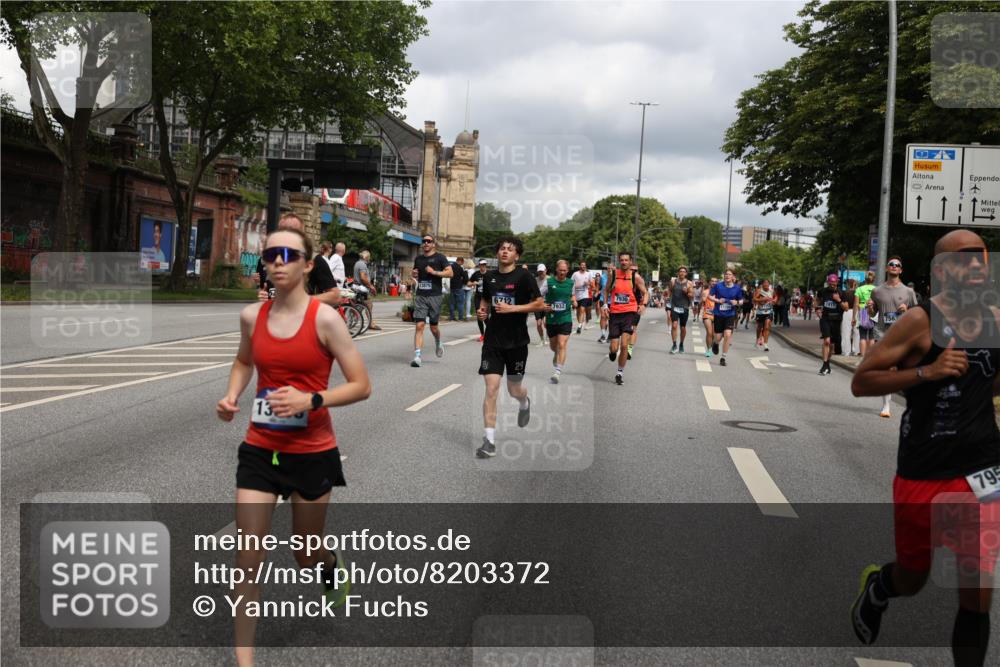 29.06.2025 - hella hamburg halbmarathon Yannick Fuchs http://msf.ph/oto/8203372 29.06.2025 10:44:49 20KM 1461, 1466, 1507, 1750, 1817, 2207, 2880, 3654, 4077, 4346, 4816, 5018, 5115, 6027, 6662, 6712, 6795, 7052, 7134, 7176, 7397, 7583, 7930, 7932, 8117, 8205, 8572, 8704, 8819, 9057, 11214, 11356, 11607, 12016, 12624, 12949, 13008, 13687, 13701, 13808, 13875, 14034, 14125, 14257, 14626, 15362, 15395, 15720, 15803, 16285, 16291, 16716, 17129, 17179, 17221, 17384, 18006, 18066, 18182, 18370, 18394, 18489 meine-sportfotos.de