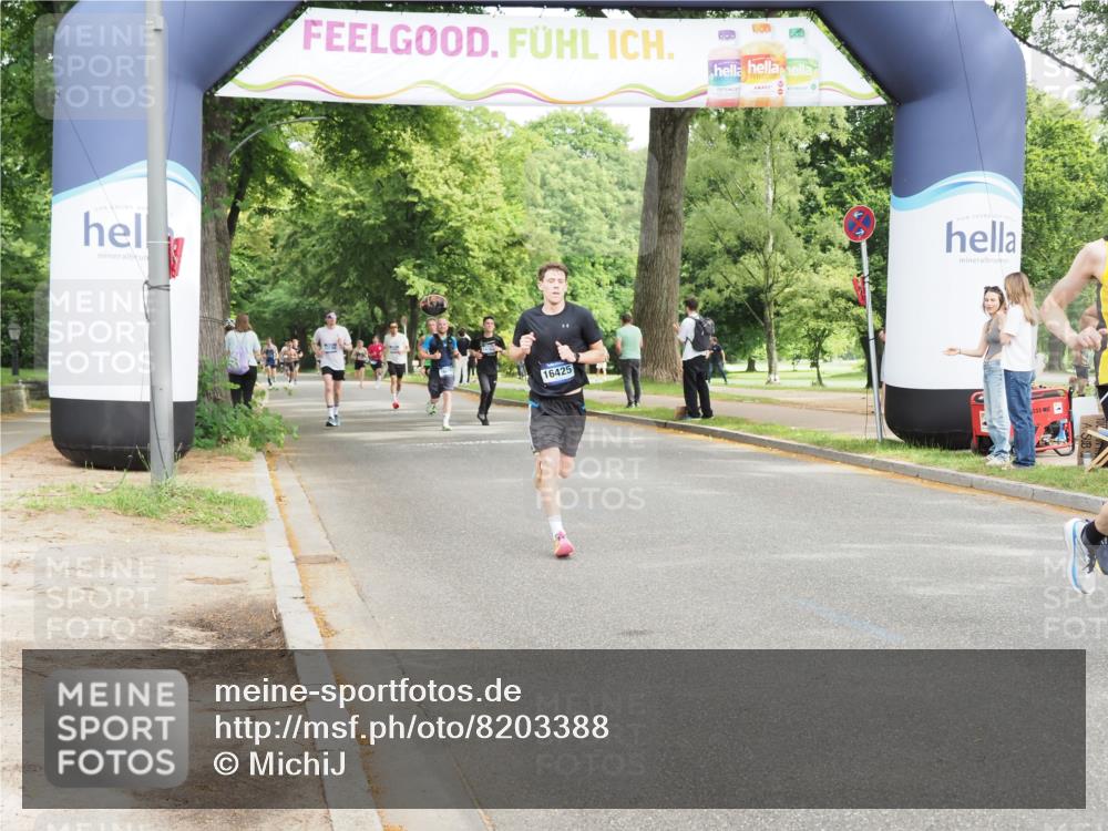 29.06.2025 - hella hamburg halbmarathon MichiJ http://msf.ph/oto/8203388 29.06.2025 10:21:56 Zwischen KM18-KM19 1707, 1990, 4679, 11150, 13686, 14276, 16425 meine-sportfotos.de