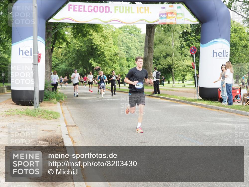 29.06.2025 - hella hamburg halbmarathon MichiJ http://msf.ph/oto/8203430 29.06.2025 10:21:56 Zwischen KM18-KM19 1707, 1990, 4679, 11150, 13686, 14276, 16425 meine-sportfotos.de