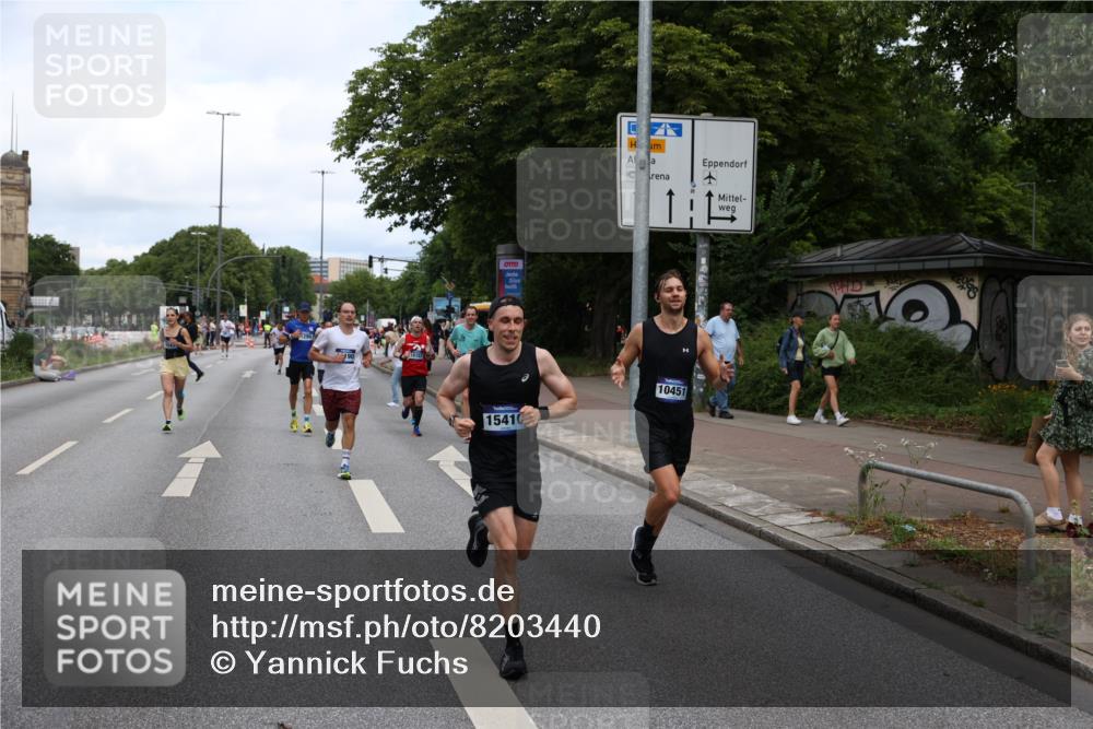 29.06.2025 - hella hamburg halbmarathon Yannick Fuchs http://msf.ph/oto/8203440 29.06.2025 10:32:10 20KM 1290, 1505, 2196, 2404, 3790, 5042, 5791, 5923, 6047, 6458, 9017, 9914, 9944, 10190, 10451, 10922, 11106, 11423, 12739, 12900, 13141, 13148, 13372, 13854, 14387, 15410, 16992, 17137, 18103, 18159, 18216, 18357, 18986 meine-sportfotos.de