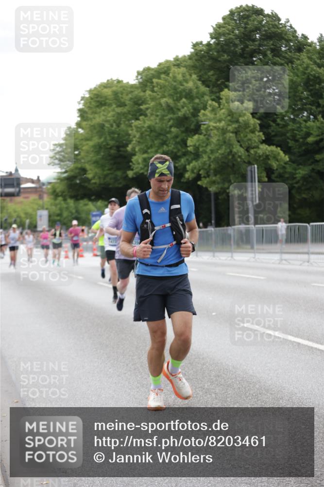 29.06.2025 - hella hamburg halbmarathon Jannik Wohlers http://msf.ph/oto/8203461 29.06.2025 10:25:41 Lombardsbrücke 5497, 6159, 8276, 8306, 8674, 10219, 11139, 11828, 11859, 12838, 12945, 12946, 14063, 14179, 14356, 14726, 17369, 19144 meine-sportfotos.de