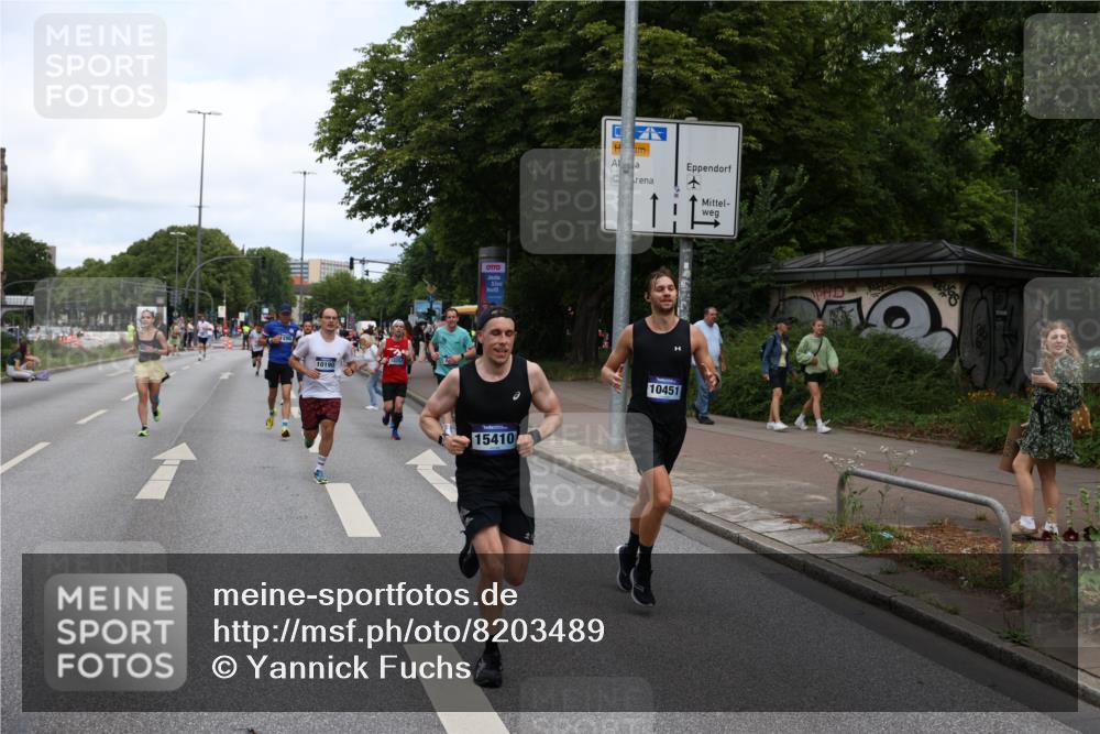 29.06.2025 - hella hamburg halbmarathon Yannick Fuchs http://msf.ph/oto/8203489 29.06.2025 10:32:10 20KM 1290, 1505, 2196, 2404, 3790, 5042, 5791, 5923, 6047, 6458, 9017, 9914, 9944, 10190, 10451, 10922, 11106, 11423, 12739, 12900, 13141, 13148, 13372, 13854, 14387, 15410, 16992, 17137, 18103, 18159, 18216, 18357, 18986 meine-sportfotos.de