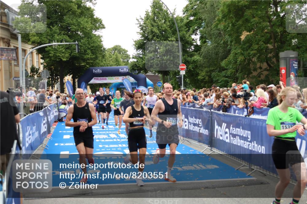 29.06.2025 - hella hamburg halbmarathon Zöllner http://msf.ph/oto/8203551 29.06.2025 10:48:04 Ziel 1086, 1604, 1613, 4324, 4528, 4601, 5022, 6377, 12706, 12724, 12747, 12808, 13570, 15333, 16149, 16766, 18206, 18922, 19198 meine-sportfotos.de