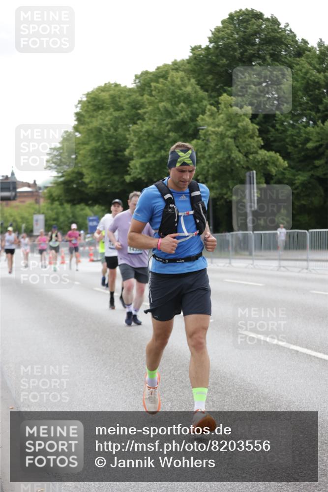 29.06.2025 - hella hamburg halbmarathon Jannik Wohlers http://msf.ph/oto/8203556 29.06.2025 10:25:41 Lombardsbrücke 5497, 6159, 8276, 8306, 8674, 10219, 11139, 11828, 11859, 12838, 12945, 12946, 14063, 14179, 14356, 14726, 17369, 19144 meine-sportfotos.de