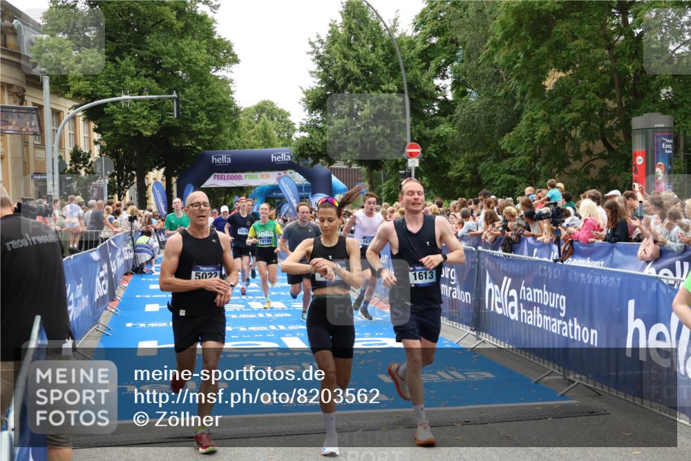 29.06.2025 - hella hamburg halbmarathon Zöllner http://msf.ph/oto/8203562 29.06.2025 10:48:04 Ziel 1086, 1604, 1613, 4324, 4528, 4601, 5022, 6377, 12706, 12724, 12747, 12808, 13570, 15333, 16149, 16766, 18206, 18922, 19198 meine-sportfotos.de