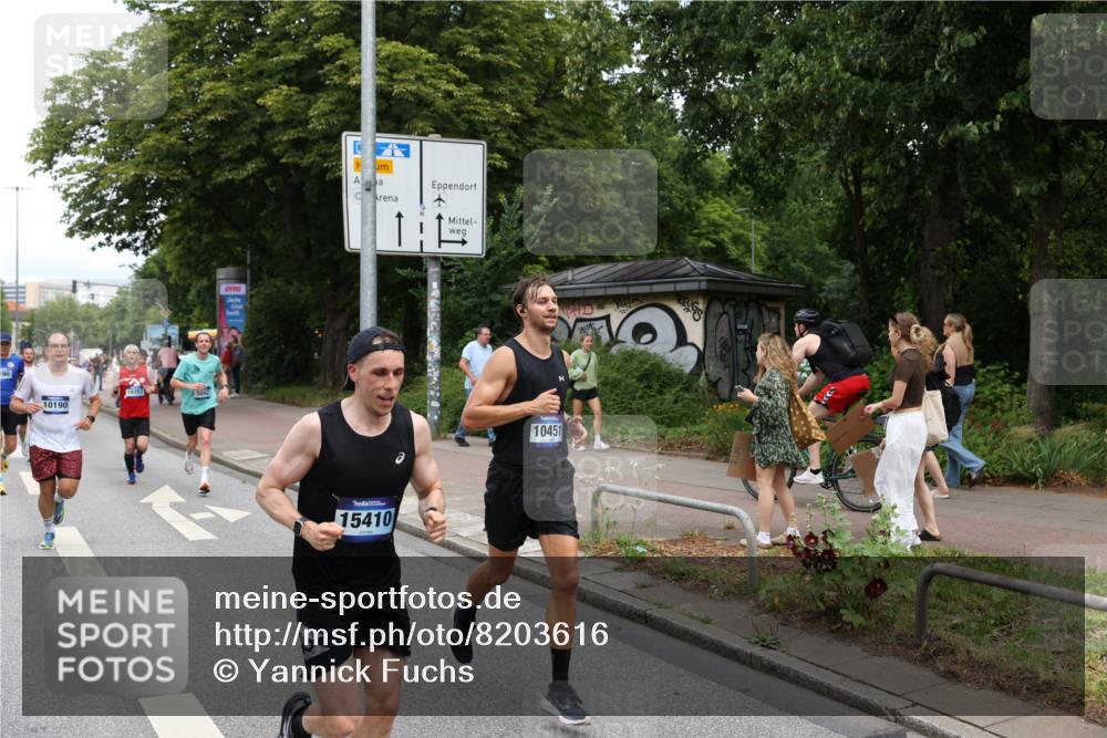 29.06.2025 - hella hamburg halbmarathon Yannick Fuchs http://msf.ph/oto/8203616 29.06.2025 10:32:10 20KM 1290, 1505, 2196, 2404, 3790, 5042, 5791, 5923, 6047, 6458, 9017, 9914, 9944, 10190, 10451, 10922, 11106, 11423, 12739, 12900, 13141, 13148, 13372, 13854, 14387, 15410, 16992, 17137, 18103, 18159, 18216, 18357, 18986 meine-sportfotos.de