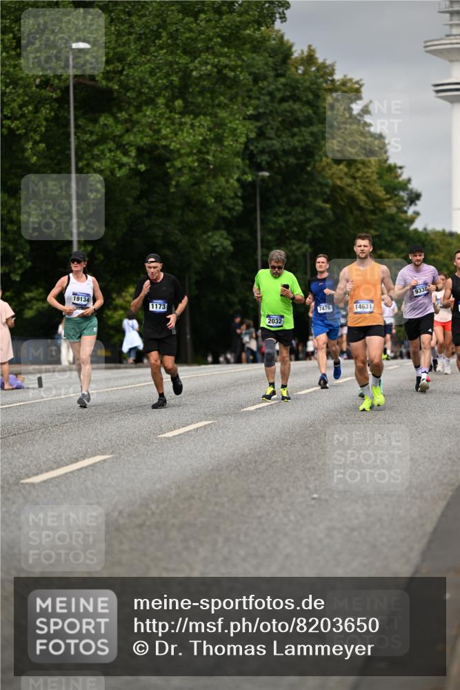 29.06.2025 - hella hamburg halbmarathon Dr. Thomas Lammeyer http://msf.ph/oto/8203650 29.06.2025 10:11:54 Kennedybrücke 1079, 1173, 1427, 1893, 1993, 2032, 2136, 3328, 3922, 3929, 5242, 5899, 6196, 6518, 6707, 6713, 6715, 7019, 7476, 7760, 9338, 9967 meine-sportfotos.de
