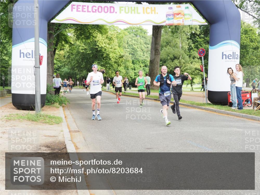 29.06.2025 - hella hamburg halbmarathon MichiJ http://msf.ph/oto/8203684 29.06.2025 10:21:59 Zwischen KM18-KM19 1707, 1990, 11150, 14276, 16425, 16619 meine-sportfotos.de