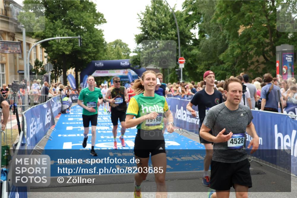 29.06.2025 - hella hamburg halbmarathon Zöllner http://msf.ph/oto/8203685 29.06.2025 10:48:07 Ziel 1086, 4324, 4528, 4601, 4711, 6377, 9626, 9638, 12706, 12724, 12747, 12808, 13570, 16094, 16149, 18206, 18922, 19198 meine-sportfotos.de