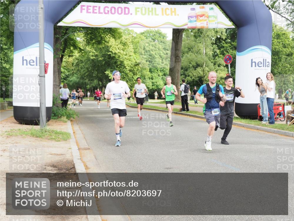 29.06.2025 - hella hamburg halbmarathon MichiJ http://msf.ph/oto/8203697 29.06.2025 10:22:00 Zwischen KM18-KM19 1707, 1990, 14276, 16425, 16619 meine-sportfotos.de