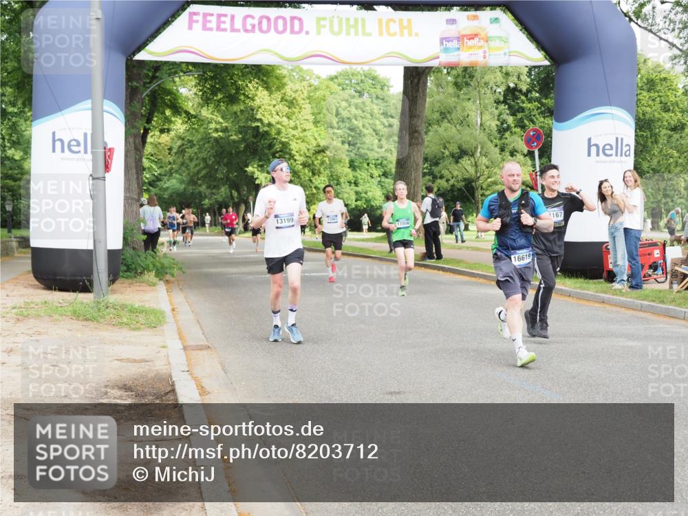 29.06.2025 - hella hamburg halbmarathon MichiJ http://msf.ph/oto/8203712 29.06.2025 10:22:00 Zwischen KM18-KM19 1707, 1990, 14276, 16425, 16619 meine-sportfotos.de