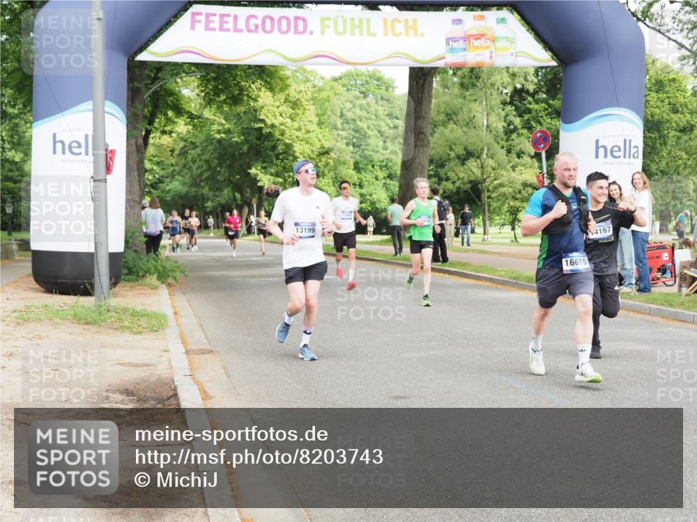 29.06.2025 - hella hamburg halbmarathon MichiJ http://msf.ph/oto/8203743 29.06.2025 10:22:00 Zwischen KM18-KM19 1707, 1990, 14276, 16425, 16619 meine-sportfotos.de